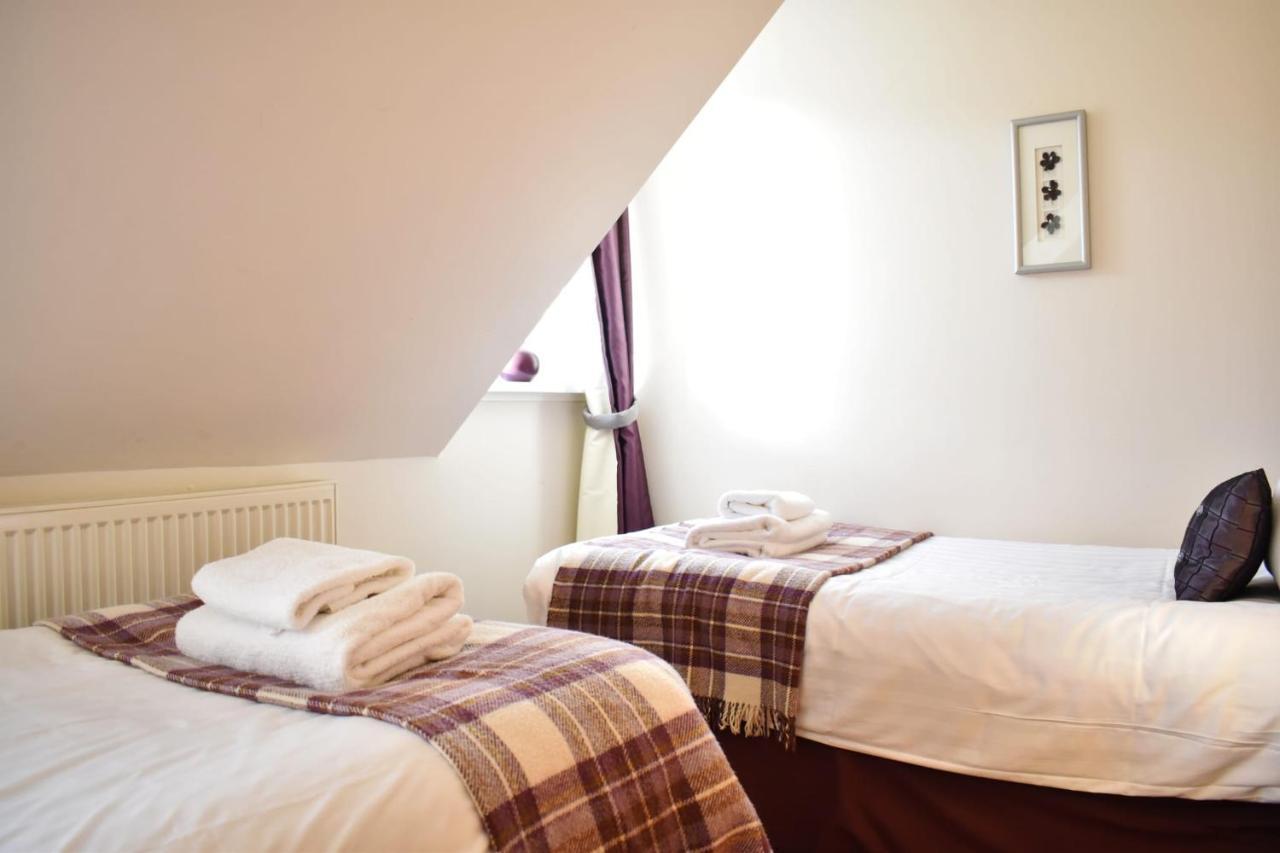 The Ross 2 Bedroom Apartment In Historic Abbey Fort Augustus Bagian luar foto