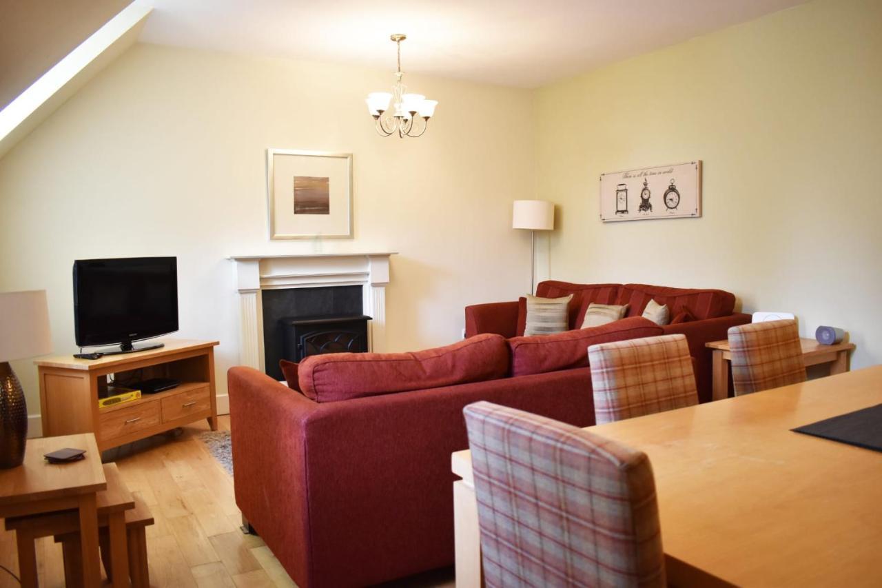 The Ross 2 Bedroom Apartment In Historic Abbey Fort Augustus Bagian luar foto