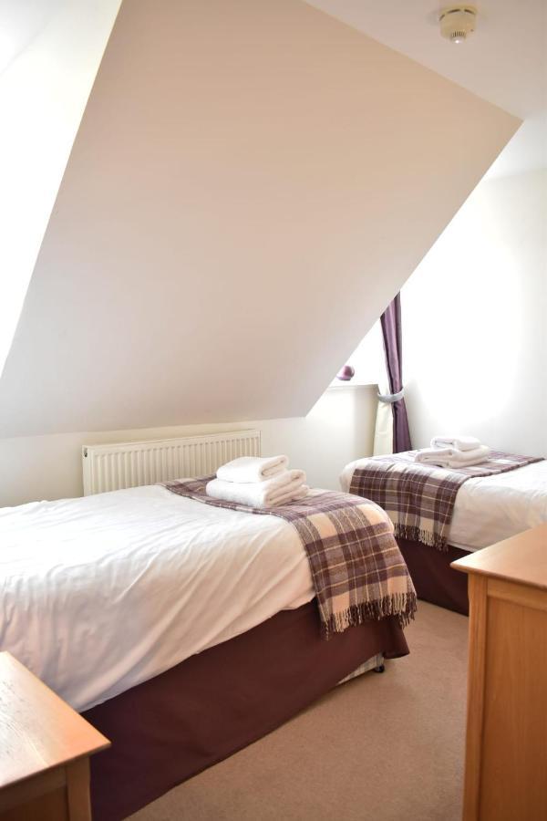 The Ross 2 Bedroom Apartment In Historic Abbey Fort Augustus Bagian luar foto