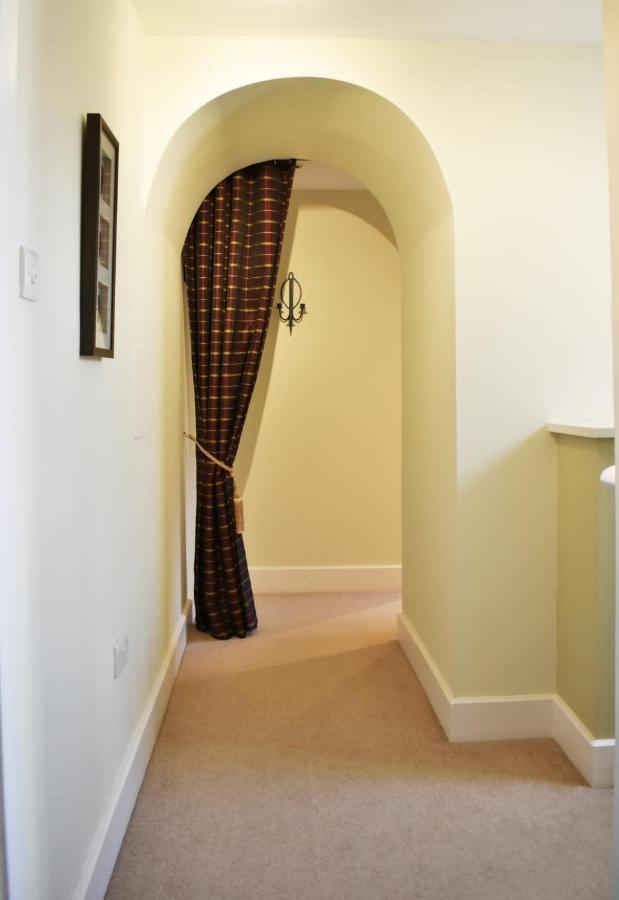 The Ross 2 Bedroom Apartment In Historic Abbey Fort Augustus Bagian luar foto